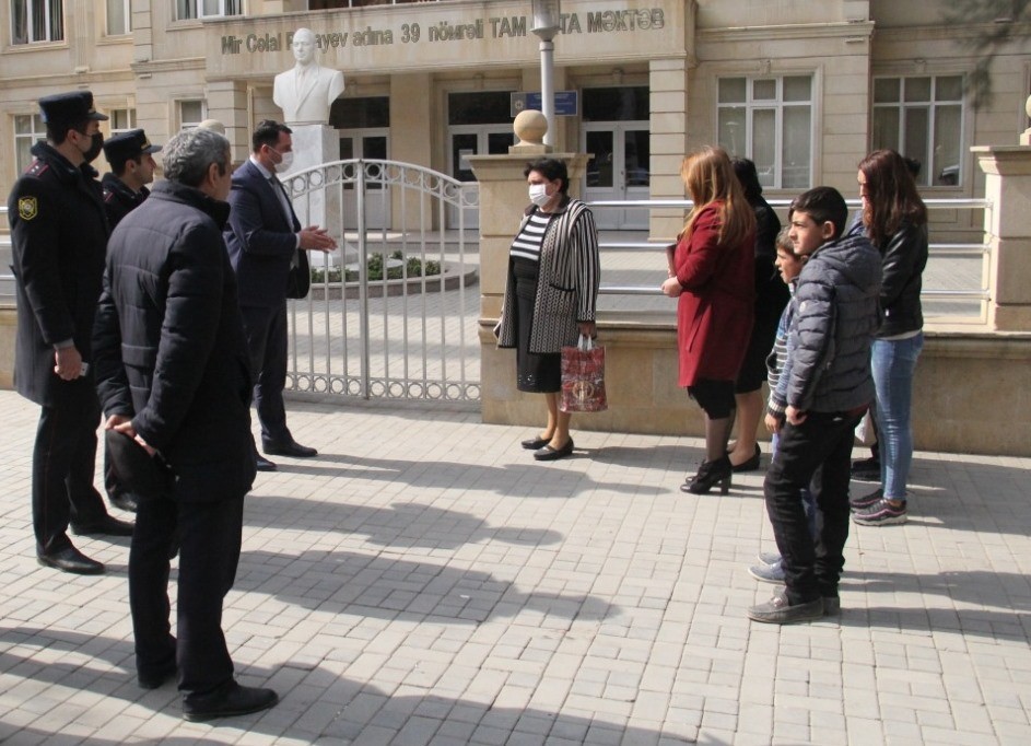 Gəncədə əhali COVİD-19 infeksiyası ilə bağlı maarifləndirilir - FOTOLAR